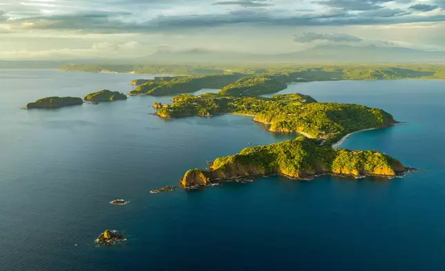 Peninsula Papagayo sits on Costa Rica's North Pacific coast. It spans 2,200 acres of largely unspoiled land, bordering the UNESCO-recognized Área de Conservación Guanacaste — one of the most biodiverse regions in the Americas.