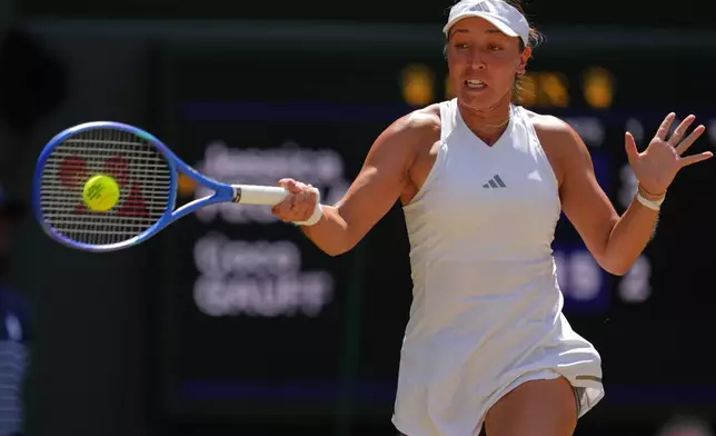Jessica Pegula of the United States returns the ball during the women's singles quarter-final match against Coco Gauff of the United States at the Wimbledon Tennis Championships in London, Tuesday, July 7, 2026.(AP Photo/Maja Smiejkowska)