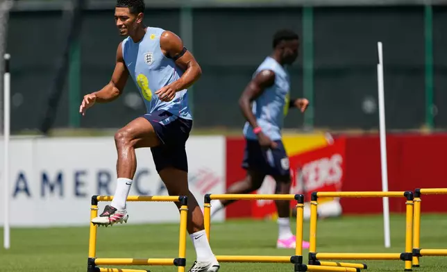 England's Jude Bellingham trains for the World Cup soccer tournament Wednesday, July 8, 2026, in Kansas City, Mo. (AP Photo/Charlie Riedel)