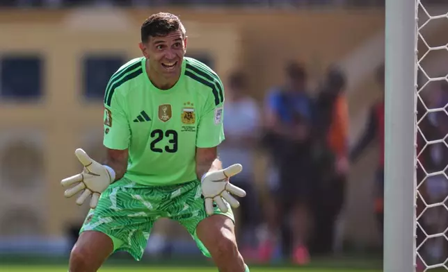 Argentina goalkeeper Emiliano Martinez (23) reacts to play during the World Cup final soccer match between Spain and Argentina in East Rutherford, N.J., near New York, Sunday, July 19, 2026. (AP Photo/Abbie Parr)