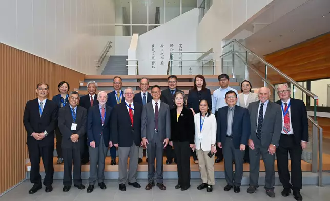 Members of International Advisory Board on Hong Kong Chinese Materia Medica Standards visit GCMTI, endorse reference standards for 16 types of commonly used Chinese Materia Medica Source: HKSAR Government Press Releases