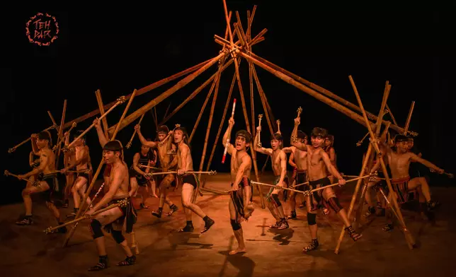 The fourth Asia+ Festival will be held from September to November. Lune Production, widely hailed as the Vietnamese Cirque du Soleil, will perform its contemporary acrobatic theatre work "Teh Dar". (Source of photo: Lune Production) Source: HKSAR Government Press Releases