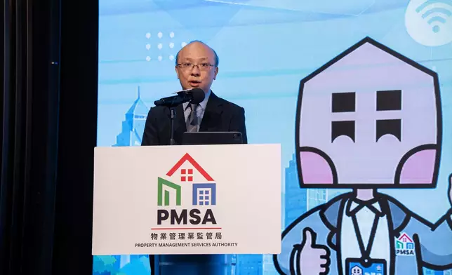 The Digital Policy Office (DPO) and the Property Management Services Authority (PMSA) jointly organised a Continuing Professional Development seminar yesterday (July 23) titled "Adoption of 'iAM Smart' Personal Code in the Property Management Industry: New Directions for Digital Transformation and Privacy Compliance". Photo shows Chief Systems Manager (Data Applications) of the DPO Mr Patrick Lai sharing his experience at the seminar. Source: HKSAR Government Press Releases