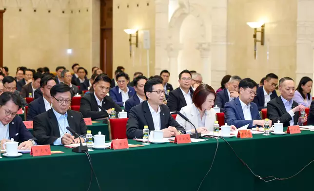 Director of Hong Kong and Macao Work Office of CPC Central Committee and Hong Kong and Macao Affairs Office of State Council Mr Xia Baolong holds discussion and exchanges views with all participants of LegCo National Affairs Study Visit Source: HKSAR Government Press Releases