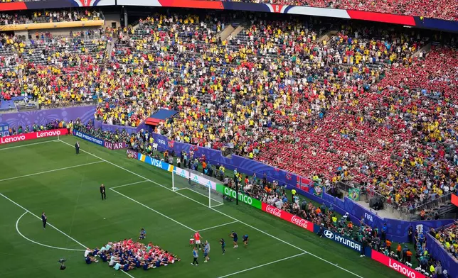 Norwegian players perform viking boat row after the World Cup round of 16 soccer match between Brazil and Norway in East Rutherford, N.J., near New York, Sunday, July 5, 2026. (AP Photo/Yuki Iwamura)