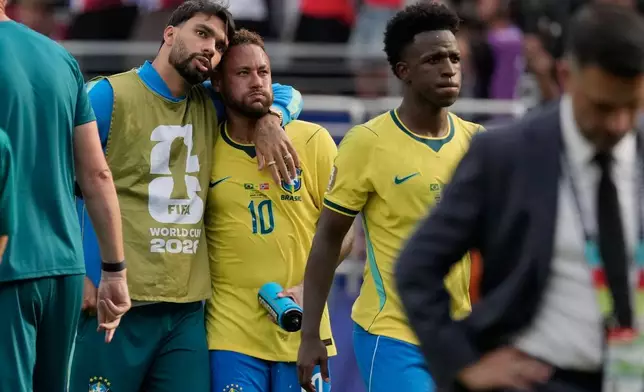 Brazil's Neymar (10) walks off the field with teammates after the World Cup round of 16 soccer match between Brazil and Norway in East Rutherford, N.J., near New York, Sunday, July 5, 2026. (AP Photo/Seth Wenig)