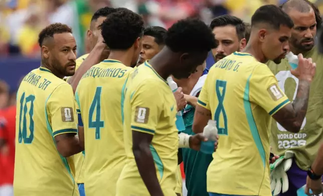 Brazil's Neymar (10) during hydration break during the World Cup round of 16 soccer match between Brazil and Norway in East Rutherford, N.J., near New York, Sunday, July 5, 2026. (AP Photo/Adam Hunger)
