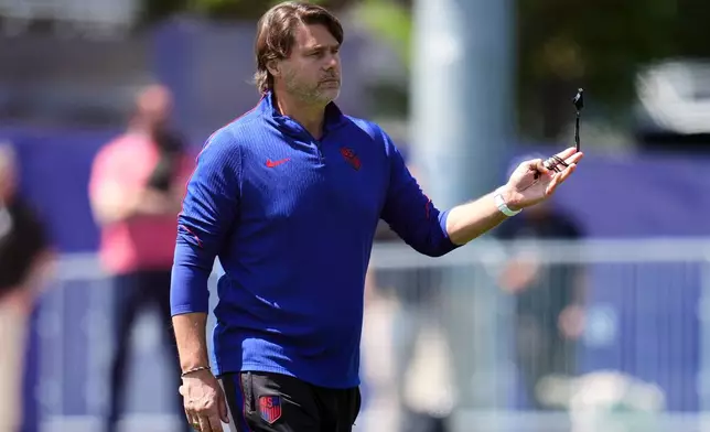 United States head coach Mauricio Pochettino attends a training session in Seattle, Sunday, July 5, 2026, ahead of a World Cup round of 16 soccer match against Belgium. (AP Photo/Manu Fernandez)