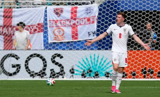 England's Elliot Anderson reacts after Norway's Andreas Schjelderup scoree the opening goal during the World Cup quarterfinal soccer match between Norway and England in Miami Gardens, Fla., Saturday, July 11, 2026. (AP Photo/Rebecca Blackwell)
