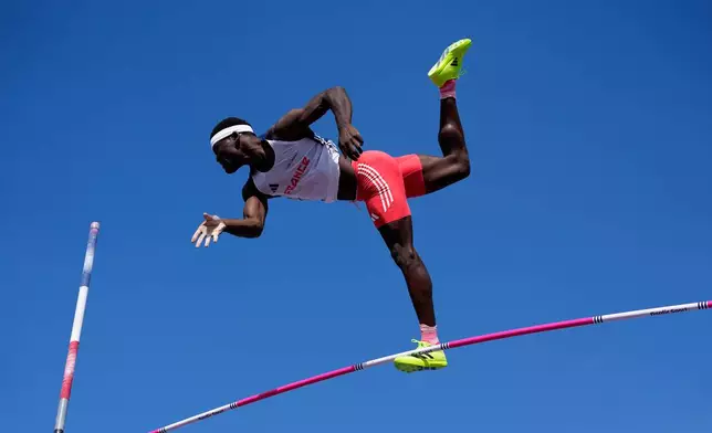 France's Makenson Gletty fails an attempt in the decathlon pole vault at the European Athletics Championships in Birmingham, England, Thursday, Aug. 13, 2026. (AP Photo/Matthias Schrader)