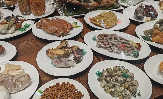 The Manchu-Han Imperial Feast carved from Shoushan stone, Photo by Bastille Post