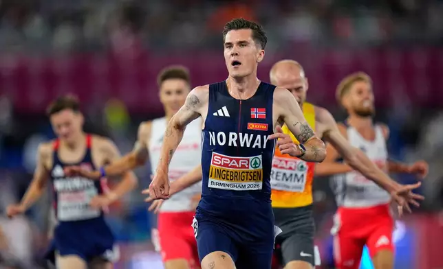 Norway's Jakob Ingebrigtsen races to win the gold medal in the men's 5,000 meters final at the European Athletics Championships in Birmingham, England, Sunday, Aug. 9, 2026. (AP Photo/Petr David Josek)