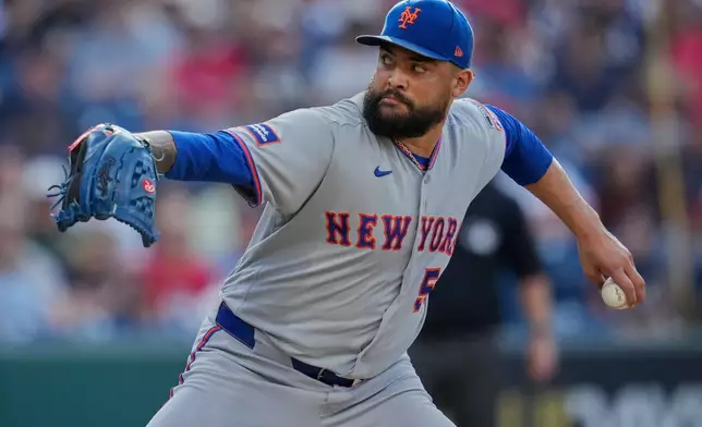 New York Mets' Sean Manaea pitches in the first inning of a baseball game against the Cleveland Guardians in Cleveland, Tuesday, Aug. 4, 2026. (AP Photo/Sue Ogrocki)