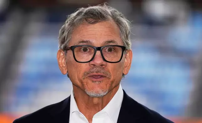 FILE - Les Kiss, Australian Rugby Union's incoming Wallabies head coach in Sydney, Australia, April 30, 2025. (AP Photo/Rick Rycroft, File)