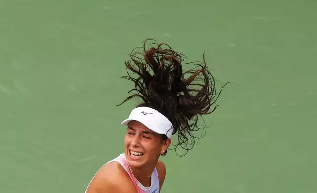 Lucrezia Stefanini, of Italy, competes against Dayana Yastremska, of Ukraine, during the first round of the U.S. Open tennis championships, Sunday, Aug. 30, 2026, in New York. (AP Photo/Andres Kudacki)
