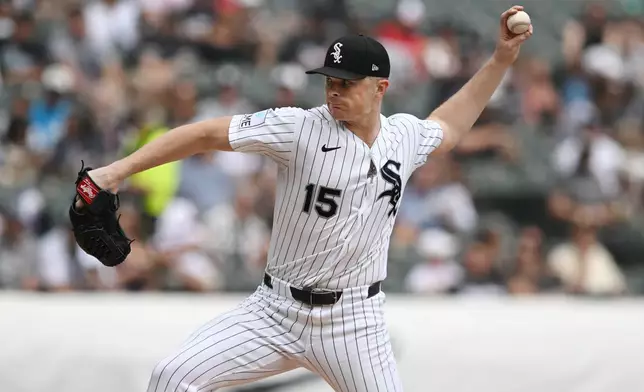 Chicago White Sox starter Sean Newcomb delivers a pitch during the first inning of a baseball game against the New York Mets in Chicago, Sunday, Aug. 23, 2026. (AP Photo/Paul Beaty)