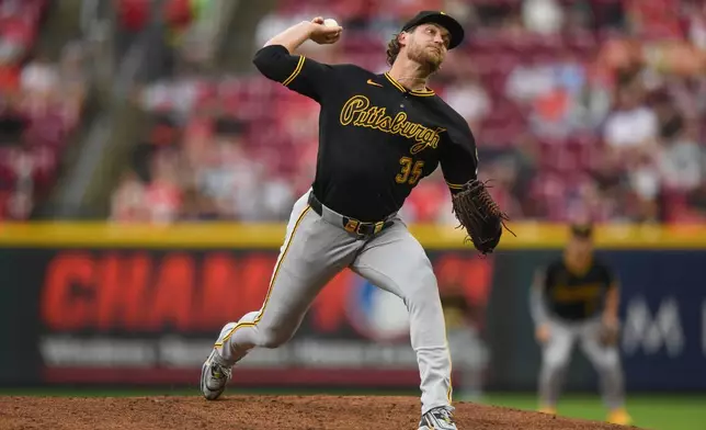Pittsburgh Pirates' Braxton Ashcraft pitches during the second inning of a baseball game against the Cincinnati Reds in Cincinnati, Saturday, Aug. 1, 2026. (AP Photo/Tanner Pearson)