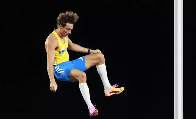 Sweden's Armand Duplantis competes in the men's pole vault final at the European Athletics Championships in Birmingham, England, Sunday, Aug. 16, 2026. (AP Photo/Morgan Harlow)