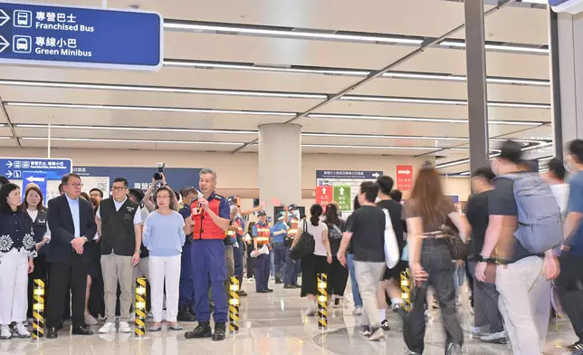 Over 10 000 persons join stress test at Huanggang Port (with photos/video) Source: HKSAR Government Press Releases