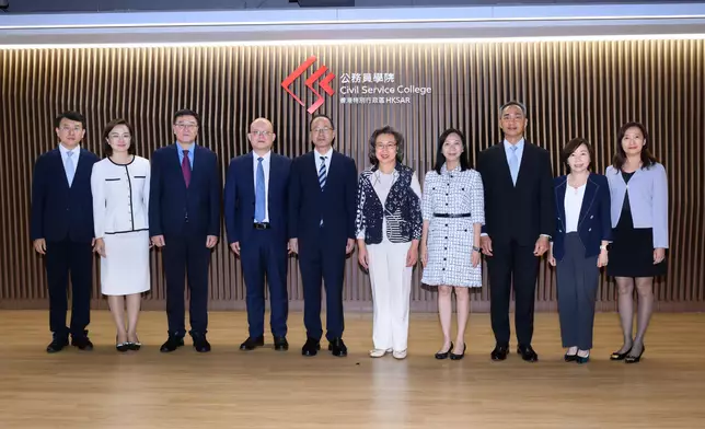 Participants of Master's Degree in Public Policy Programme for HKSAR senior civil servants and Leadership from Peking University meet for dialogue Source: HKSAR Government Press Releases