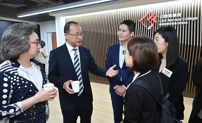 Participants of Master's Degree in Public Policy Programme for HKSAR senior civil servants and Leadership from Peking University meet for dialogue Source: HKSAR Government Press Releases