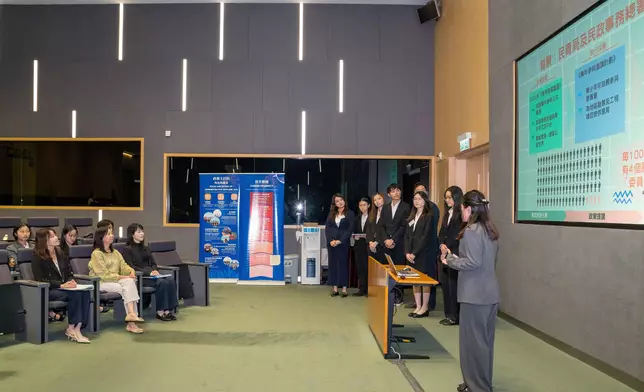 SCS meets Administrative Service Internship Programme student interns and announces Programme expansion to cover all university students Source: HKSAR Government Press Releases