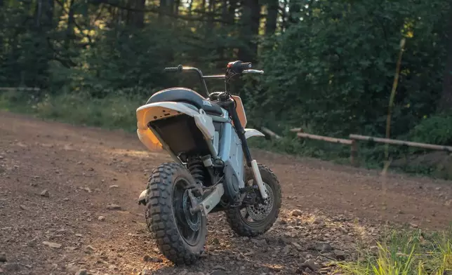 LiveWire S4 Honcho™ Trail pictured off-road in the Pacific Northwest.