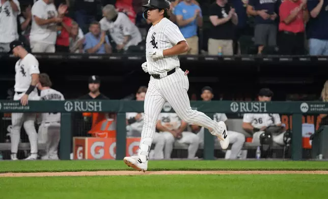 Chicago White Sox's Munetaka Murakami runs the bases after hitting a home run against the Cleveland Guardians during the sixth inning of a baseball game Saturday, Aug 8, 2026, in Chicago. (AP Photo/David Banks)