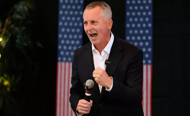 Florida Democratic gubernatorial candidate David Jolly, speaks during a town hall meeting, Saturday, Aug. 8, 2026, in Leesburg, Fla. (AP Photo/John Raoux)