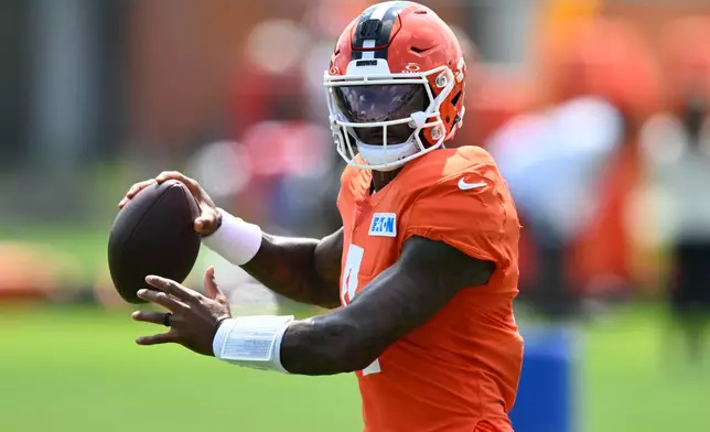 Cleveland Browns quarterback Deshaun Watson looks to pass during a joint NFL football practice with the Buffalo Bills in Berea, Ohio, Thursday, Aug. 20, 2026. (AP Photo/David Richard)