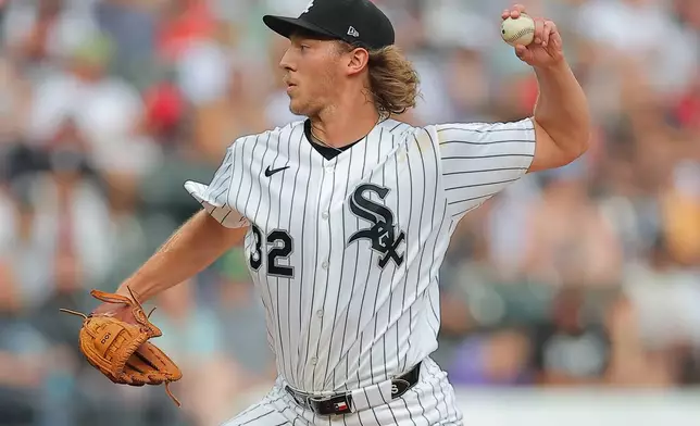 Chicago White Sox's Hagen Smith throws during the second inning of a baseball game against the Cleveland Guardians, Sunday, Aug. 9, 2026, in Chicago. (AP Photo/Melissa Tamez)
