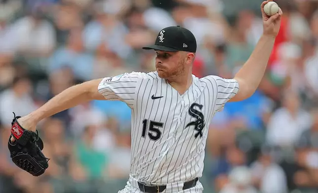 Chicago White Sox's Sean Newcomb throws during the fifth inning of a baseball game against the Cleveland Guardians, Sunday, Aug. 9, 2026, in Chicago. (AP Photo/Melissa Tamez)