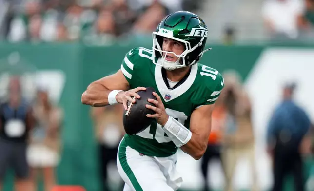 New York Jets quarterback Cade Klubnik looks to pass during the first half of a preseason NFL football game against the Tampa Bay Buccaneers, Friday, Aug. 14, 2026, in East Rutherford, N.J. (AP Photo/Frank Franklin II)