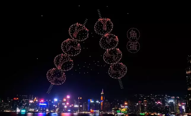 Fish balls formed by the drones, Photo source: Threads@wingchan_1881