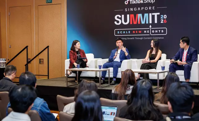 Left to right: Ms Nicole Ang (Communications Lead, TikTok Singapore), Mr Leon Koh (Fashion Cluster Lead & Head of Seller Management, TikTok Shop Singapore), Ms Winnie Ong (Founder and Creative Director, Young Hungry Free), Mr Nevin Soon (Second-Generation Coffee Manufacturer and Management Associate, Kim's Duet)