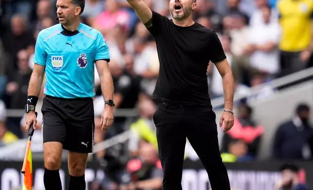 Tottenham Hotspur's manager Roberto De Zerbi reacts during the English Premier League soccer match between Tottenham Hotspur and Aston Villa, at Tottenham Hotspur Stadium in London, Saturday, Sept. 19, 2026. (Andrew Matthews/PA via AP)