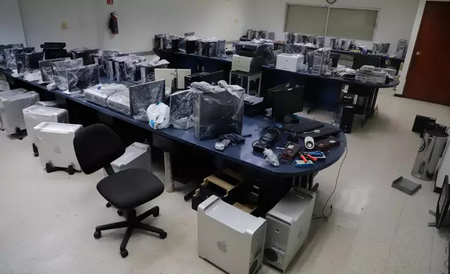 Computer equipment sits idle in the former newsroom of the independent newspaper Tribuna that closed two years prior in Campeche, Mexico, Thursday, Sept. 17, 2026. (AP Photo/Martin Zetina)