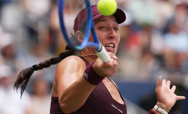 Jessica Pegula, of the United States, returns the ball to Leylah Fernandez, of Canada, during the third round of the U.S. Open tennis championships Friday, Sept. 4, 2026, in New York. (AP Photo/Kirsty Wigglesworth)