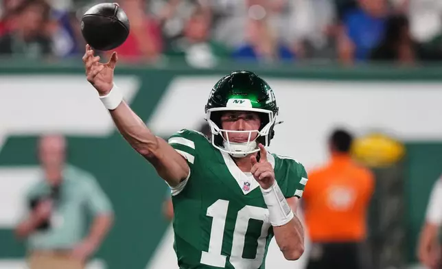 New York Jets quarterback Cade Klubnik (10) throws during the first half of a preseason NFL football game against the New York Giants, Friday, Aug. 28, 2026, in East Rutherford, N.J. (AP Photo/Frank Franklin II)