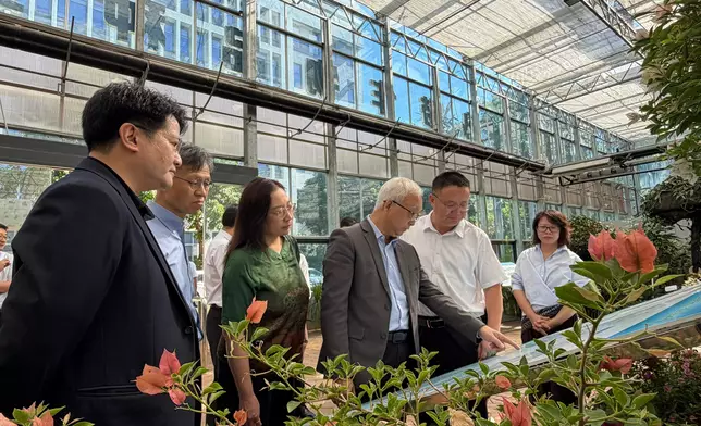 SEE visits Chinese Academy of Tropical Agricultural Sciences Source: HKSAR Government Press Releases