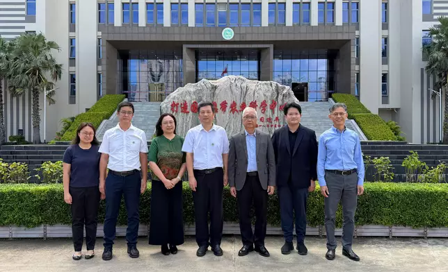 SEE visits Chinese Academy of Tropical Agricultural Sciences Source: HKSAR Government Press Releases