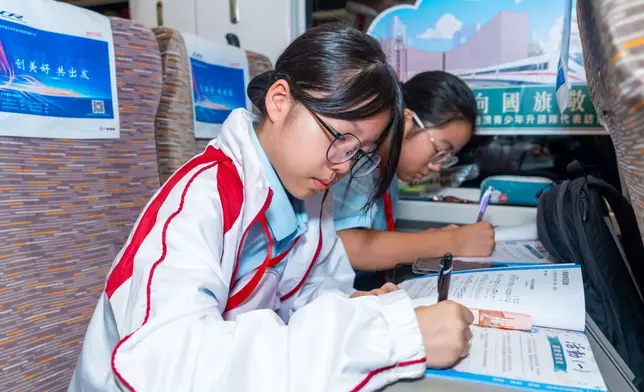 "Salute to the National Flag" Hong Kong and Macao Youth Flag-Raising Teams' Beijing Visit Delegation departs Source: HKSAR Government Press Releases