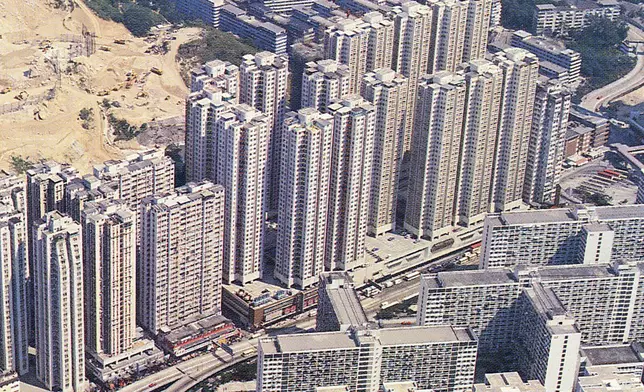 Completed in 1981, Amoy Gardens and Amoy Plaza were among the earliest major residential and commercial developments in Kowloon Bay.