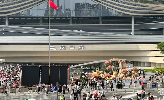 The new Huanggang Port. Photo by Bastille Post