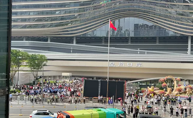 The new Huanggang Port. Photo by Bastille Post