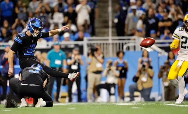 Detroit Lions kicker Jake Bates (39) kicks a field goal on the final play of an NFL football game against the Green Bay Packers, Sunday, Oct. 25, 2026, in Detroit. (AP Photo/Rey Del Rio)
