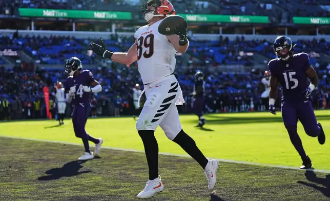 Cincinnati Bengals tight end Drew Sample (89) scores a touchdown during the second half of an NFL football game against the Baltimore Ravens in Baltimore, Sunday, Oct. 25, 2026. (AP Photo/Stephanie Scarbrough)