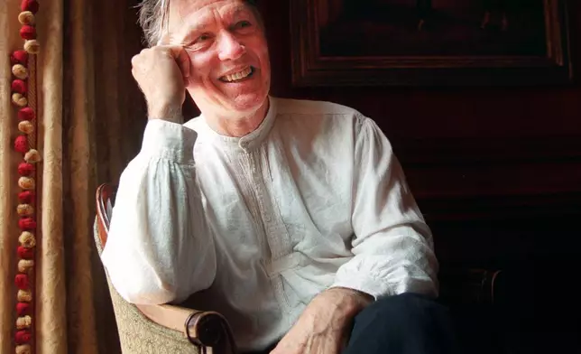 FILE - Actor Tom Skerritt poses at the Ritz-Carlton Hotel in Pasadena, Calif., on July 8, 2000. (AP Photo/Chris Pizzello, File)