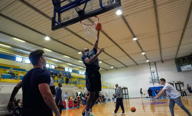The Villanova men's basketball team takes part in a training session in Rome, Thursday, Oct. 29, 2026. (AP Photo/Gregorio Borgia)