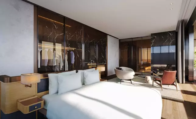 GYOEN SUITE Bedside: Panoramic Views of Shinjuku Gyoen National Garden